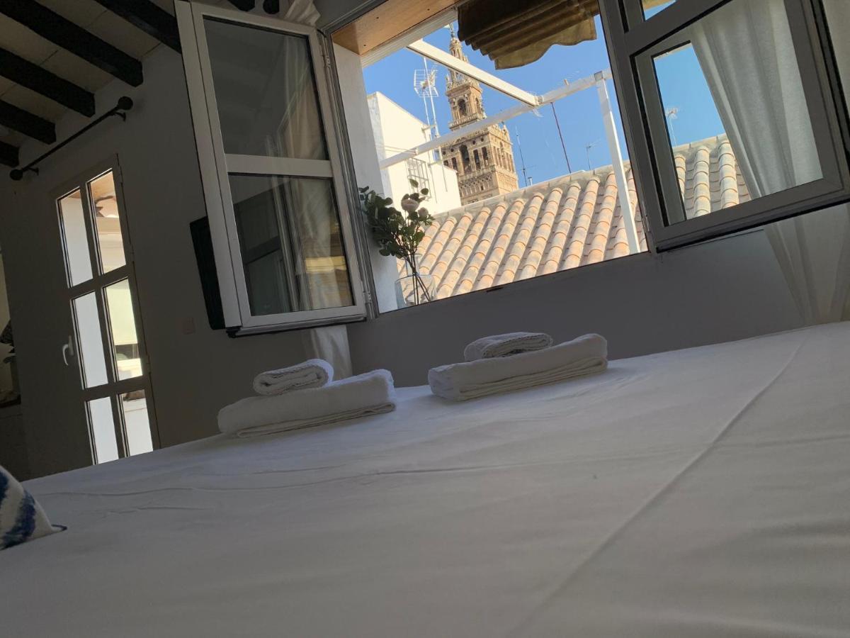 Appartement Stunning Attic With Private Terrace And Parking Optional à Séville Extérieur photo