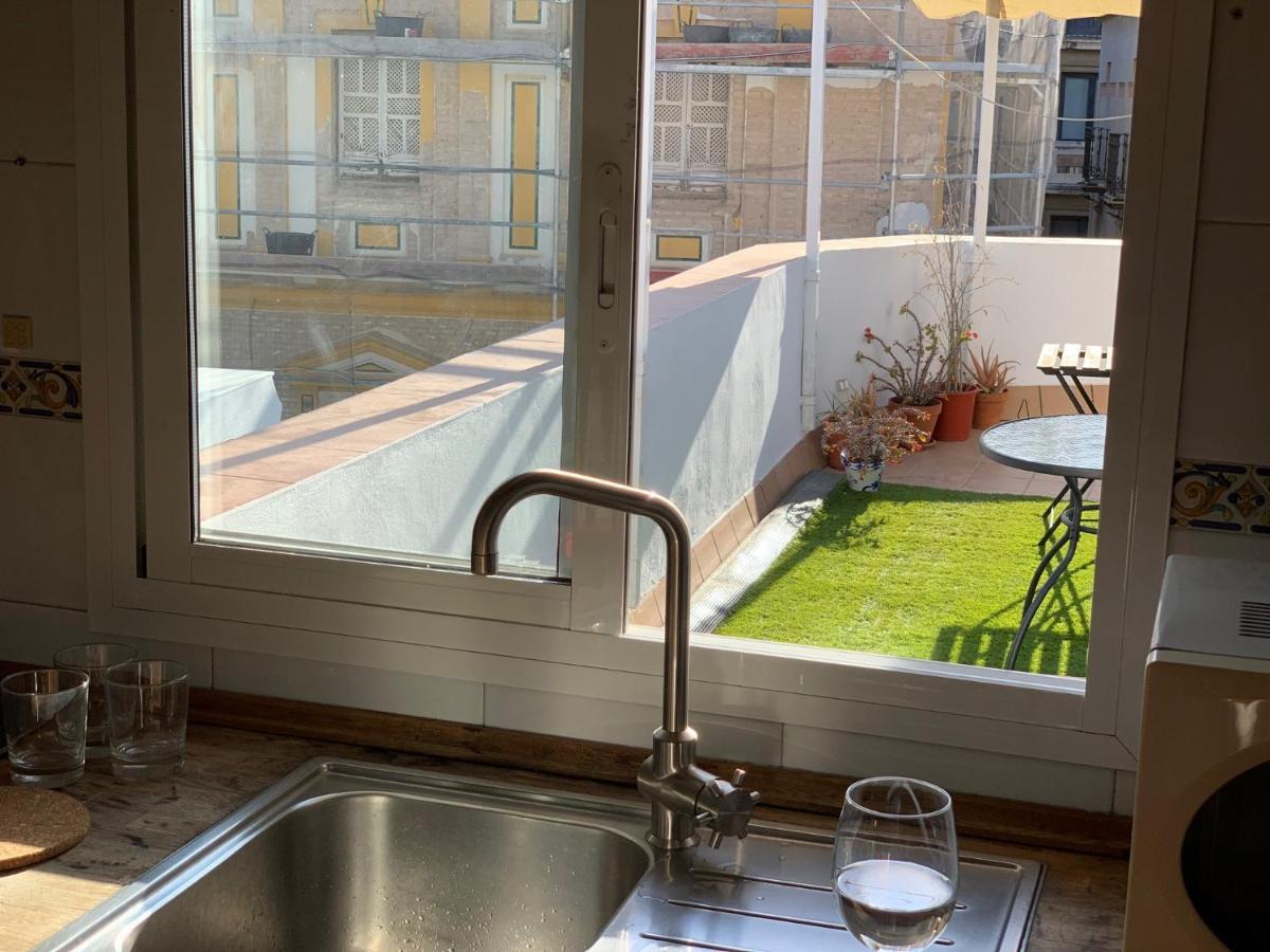 Appartement Stunning Attic With Private Terrace And Parking Optional à Séville Extérieur photo